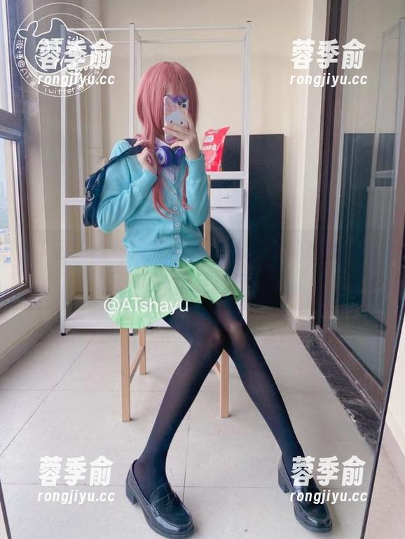 AT鲨 AT鲨的新年内衣写真,竟然能令我沉迷!精选镜头,走神中。。。