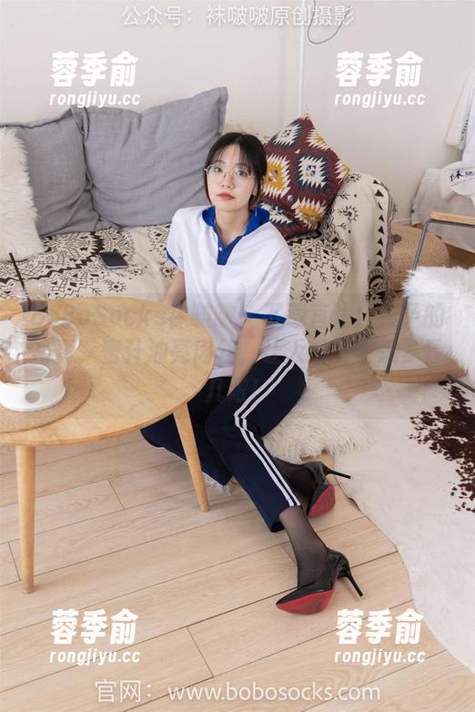 BoBoSocks袜啵啵 - 下载直达！稚予的写真，蜜汁油亮肉丝，让人忍不住想多看几眼！
