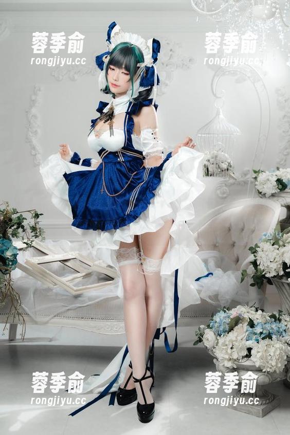 原图发布的ElyEE子，她到底有没有把女神的嘴唇涂成“超平常”？