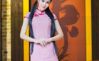 IMiss爱蜜社 – 白裙与格格污巫的私拍碰撞——有点俏皮，有点心机