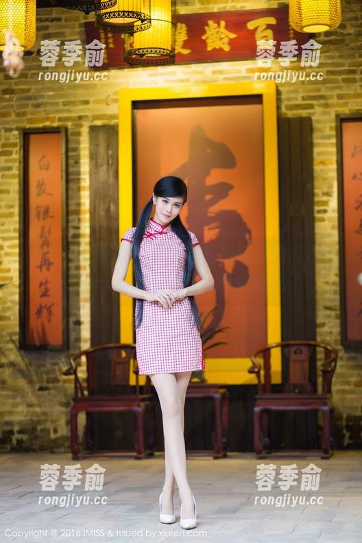 IMiss爱蜜社 - 白裙与格格污巫的私拍碰撞——有点俏皮，有点心机
