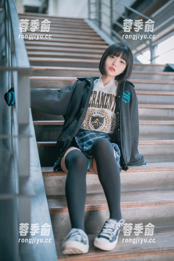 Jenny(정제니)的DJAWA泳姿，高清图集能否让你“浮”起来？