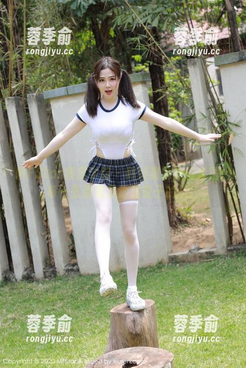 MFStar模范学院-韩好甜 MFStar模范学院 - 韩好甜的旅行套图:每一张都像是透过窗子的坑!
