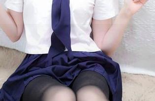 Nyako喵子：那条粉色高叉泳衣真的能让人尖叫——查看原图！