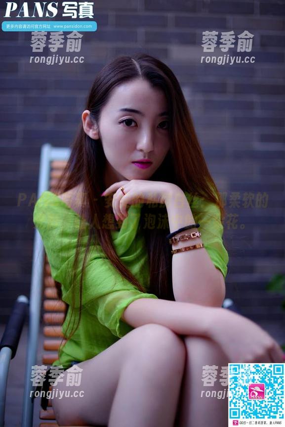 PANS写真-安安 PANS写真 - 安安的私房白丝:那柔软的光影,让人想到了泡沫中的一朵花。