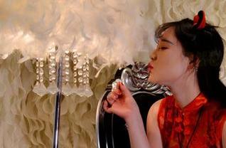 PANS写真 – 图片里的小彤美脚，没想到脚竟然也是吸引力的源泉啊！