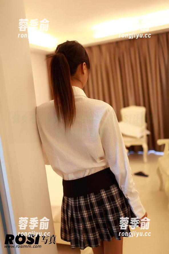ROSI写真 修女不只祈祷,还有美图,ROSI让你打破传统角色哦!
