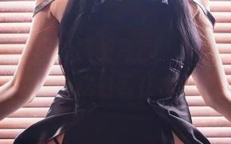 让你忘却一切的最新写真，Sameki在泳池的姿态，像是白云在水面上飘啊。