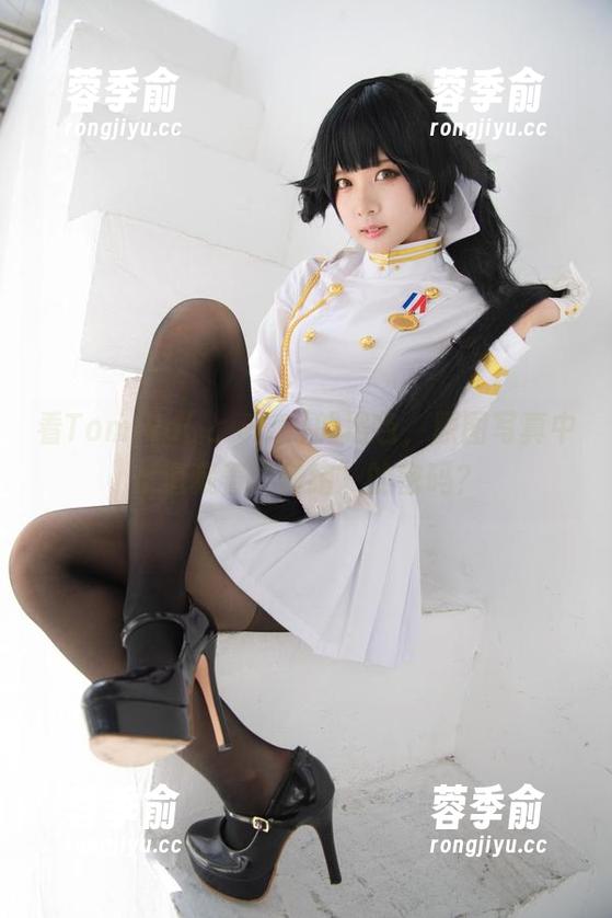 看Tomiko(とみこ)的黑色，原图写真中难道藏着“情绪”的密码？