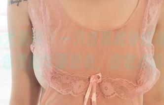 UGirls尤果网 – 一只香蕉船穿红裙，私房图包里的华丽逆袭，你敢点吗？