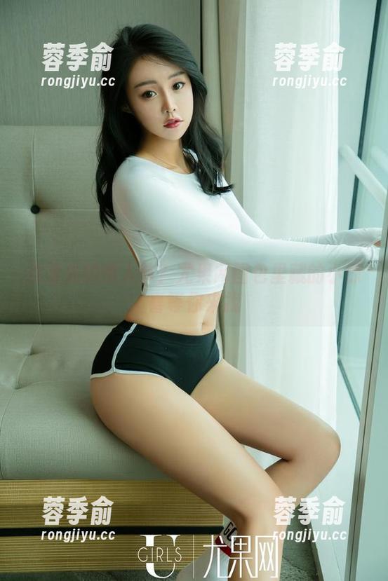 UGirls尤果网 没圣光的情人节?尤果网图包里藏的小惊喜等你来找