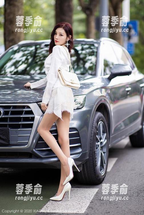 XIAOYU语画界-周思乔betty XIAOYU语画界 - 原图中的周思乔betty:睡衣当制服,这算不算另一个层次的“职场着装”?