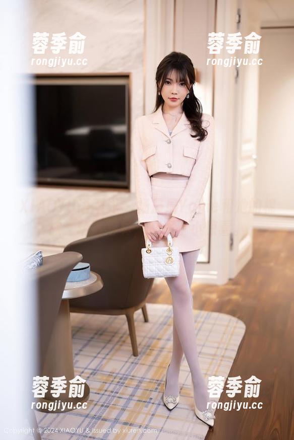 XIAOYU语画界 - 杨晨晨Yome和她的棉袜：精选写真，充满了小惊喜。