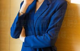 XIAOYU语画界 – 无圣光加持的林乐一礼服，真的没必要非得露出什么吧？原图服气啊，真是别有风味。
