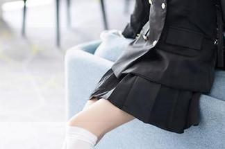XIAOYU语画界 – 不得不说，玥儿玥er的在线瑜伽就是个魔法，原图等你们来解谜。