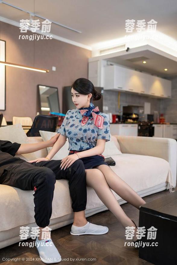 XINGYAN星颜社-李若汐 XINGYAN星颜社 - 李若汐校服分享:有没有人说过,校服也能如此任性?