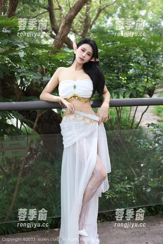 Xiuren秀人网-M梦baby Xiuren秀人网 - 棉袜写真,M梦baby的娃娃心事集结图片随意游走。