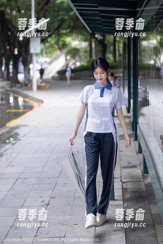 Xiuren秀人网-大琪琪Emily Xiuren秀人网 - 大琪琪Emily的礼服秀:网盘里的粉嫩时刻
