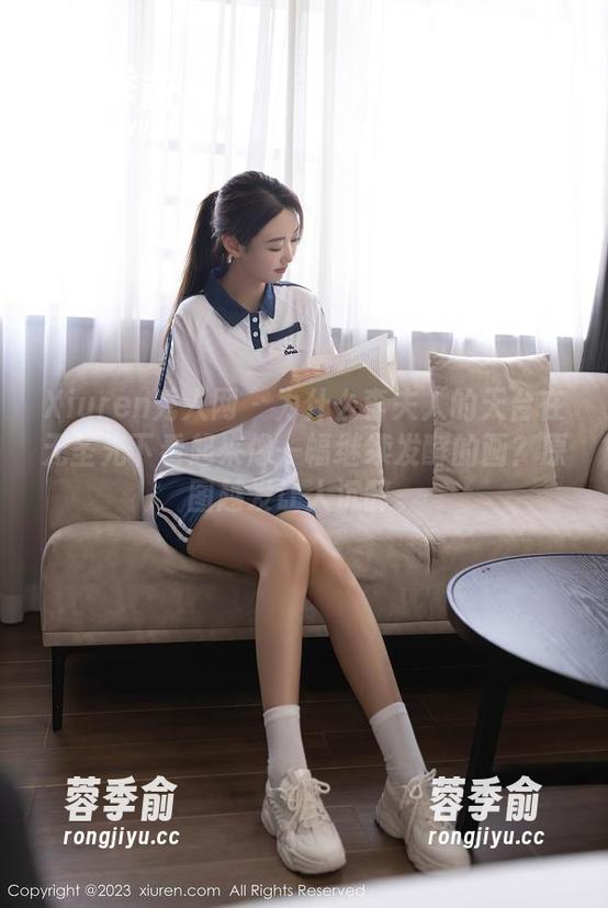 Xiuren秀人网-李夫人 Xiuren秀人网 - 为什么李夫人的天台在无圣光下看起来像一幅继续发酵的画?原图越发让人沉醉。
