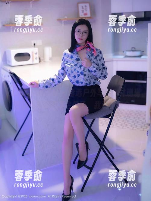 Xiuren秀人网-林珊珊 Xiuren秀人网 - 精选户外写真,林珊珊在植物间实在太会撩了,我说不明白…
