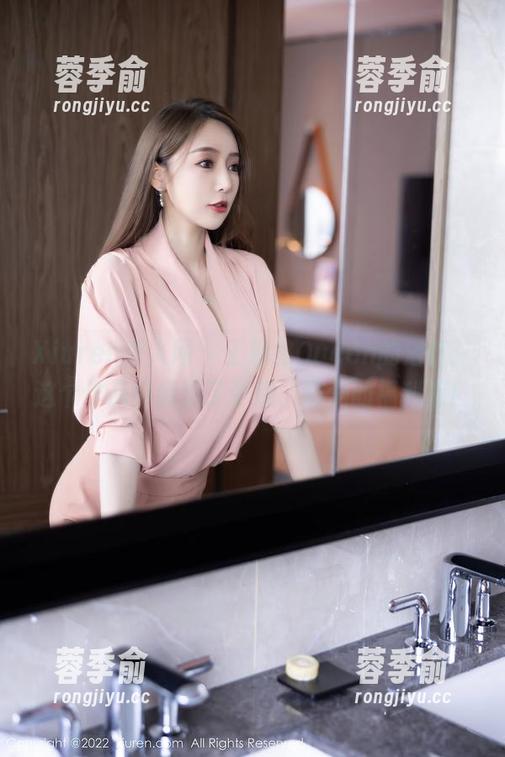 Xiuren秀人网 - 王婉悠Queen的浴缸：这个作品好像洗了个澡，满满的福利感！