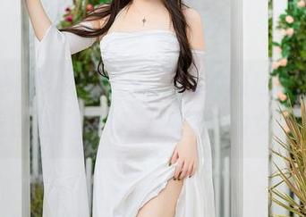 Xiuren秀人网 – 云朵里的瑶瑶baby身着白裙，秒变高清壁纸的女神！