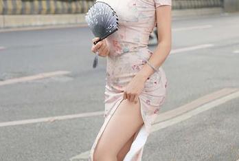 Xiuren秀人网 – 墙上贴着美桃酱的可爱写真，日子一下子都鲜艳了！