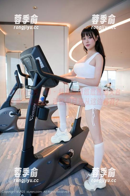 Xiuren秀人网-萝莉悠悠酱 Xiuren秀人网 - 针对萝莉悠悠酱的天台资源,我想说,谁能把目光从这边移开?