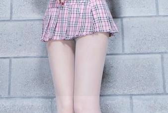 beautyleg – Minnie的红裙，看似简单却令人意外，最新原图准备好让你惊讶！