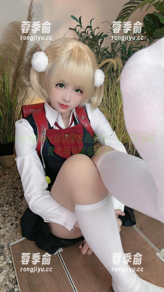 miko酱ww体操服套图更新：邻居以为我在大马戏团看戏了！