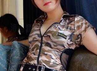 pans – 海边套图里的夏涵，看起来比那幅画还让我留驻了更久