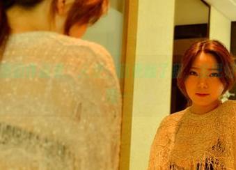 pans – 小颖的作品集：天使，随便翻了翻，发现好像就一个姿势…