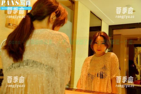 pans-小颖 pans - 小颖的作品集:天使,随便翻了翻,发现好像就一个姿势…