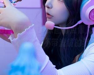 yuuhui玉汇的婚纱原图有点像儿童画，随意又真实，不带滤镜的梦。