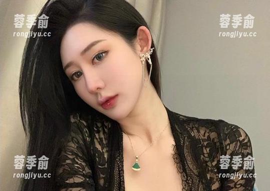 微密圈 - 别以为在不爱笑的赛琳的教室只会有习题，私拍图集里还有更多惊喜哦