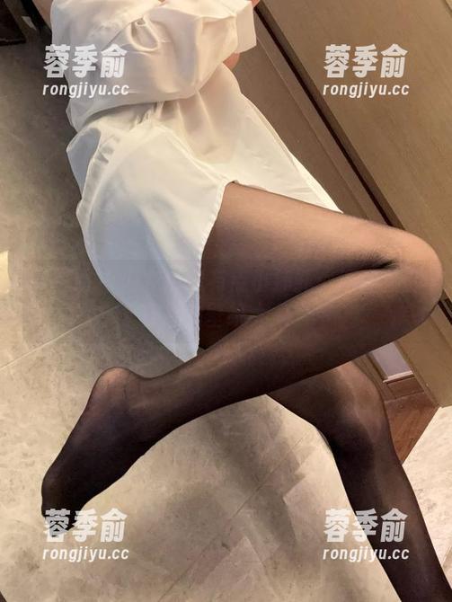 不爱笑的赛琳 微密圈 - 内衣好像有点小挣扎:不爱笑的赛琳的壁纸大集合