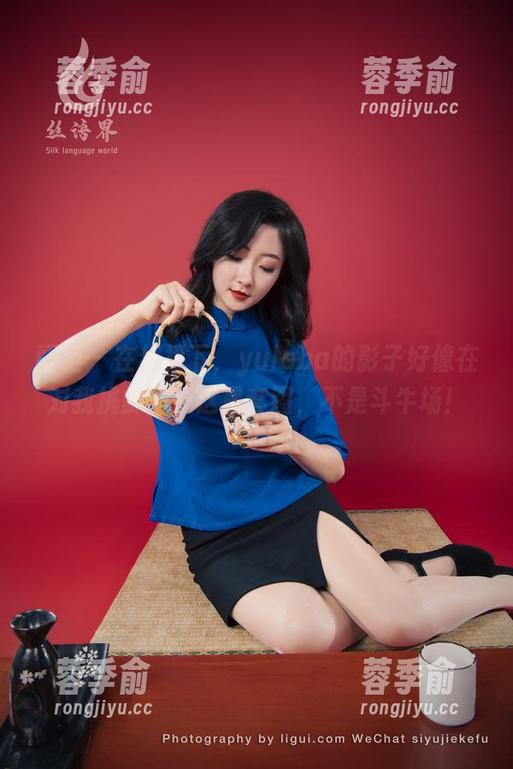 丽柜-yuleba 丽柜 - 在红裙下,yuleba的影子好像在对我挑衅——这是套图,不是斗牛场!