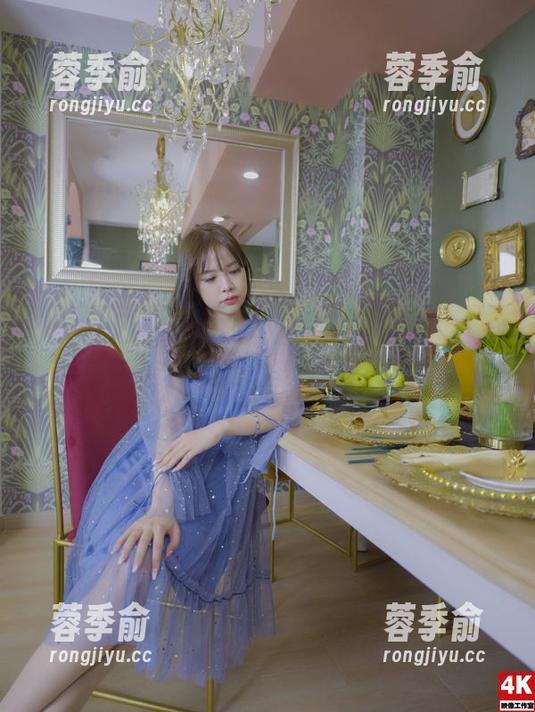 丽柜-小爽 丽柜 - 小爽的写真来啦!尘浸丝莲,真心觉得这图册像是梦游的乱入!