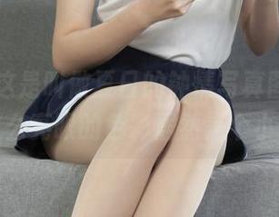 丽柜 – 这是叫做夏日的钟情写真图包，想不到这么亮眼的色彩居然是个小惊喜。