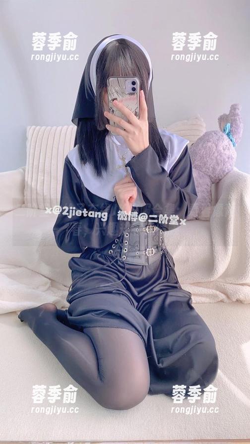 二阶堂宅绘子 二阶堂宅绘子在线JK校服合集:看着像青春,兴趣却有点偏颇
