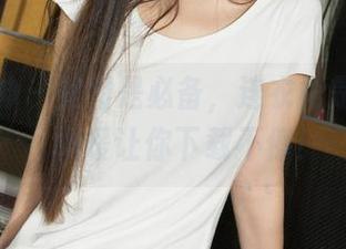 克拉女神 – 美图是必备，连衣裙是加分容，杨暖让你下载不停！