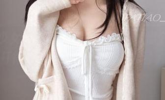 发条少女yoki的泳装原图在线，那个光影打得…我一时不知道该往哪看。