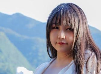 牛气冲天的咔喵KANEKO女仆，整个画面太欢乐！快来瞧瞧这图片，顺便分享一下！