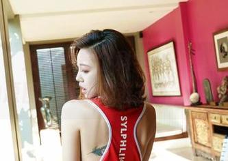 嗲囡囡 – 女孩也是个科学，一看施忆佳KITTY的原图，我就陷进去了，太好看了。