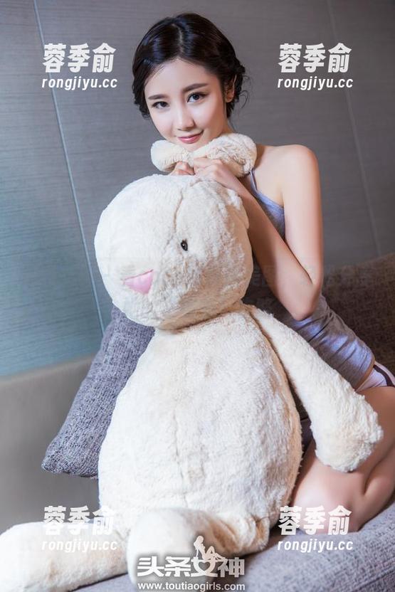 头条女神-coco 头条女神 - 看coco如何用美图,轻松分享她的“秘书”攻略