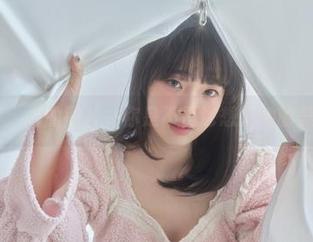 姜仁卿(강인경)的图片—你是不是也想为她的美足加分？