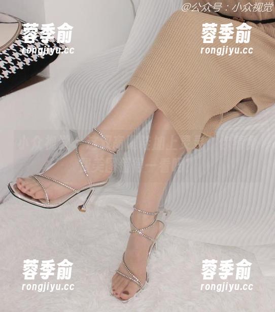 小众视觉-灵灵 小众视觉 - 这双高跟鞋加上灵灵,你猜免费美图值得一看吗?