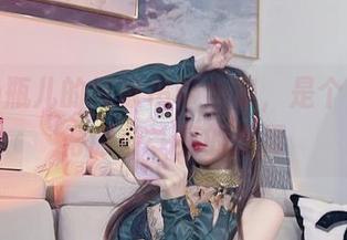 小小奶瓶儿的纯欲吊带合集，是个让人觉得眼前一亮的选择