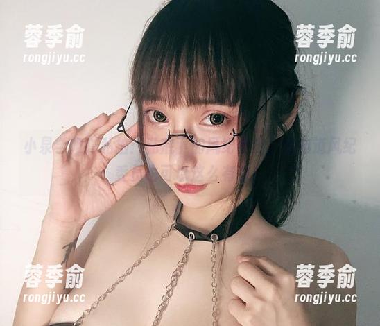 小泉学姐吖私拍：私底下的风纪委员，谁知道风纪委员也可以这么有趣！