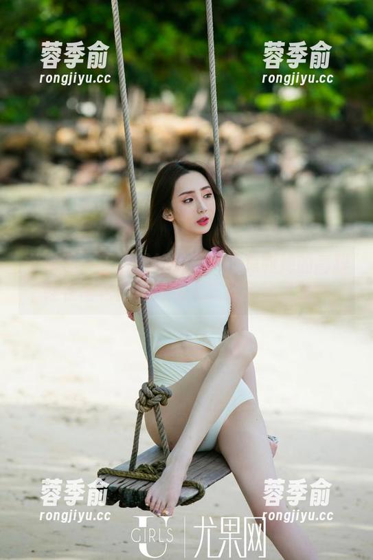 尤果网 - 于梓馨的话题：没想到她的高跟鞋在图包里竟然还有这样多的资源！